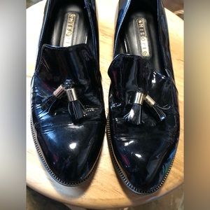 Misope Patent Leather shoes with tassels and zipper edging